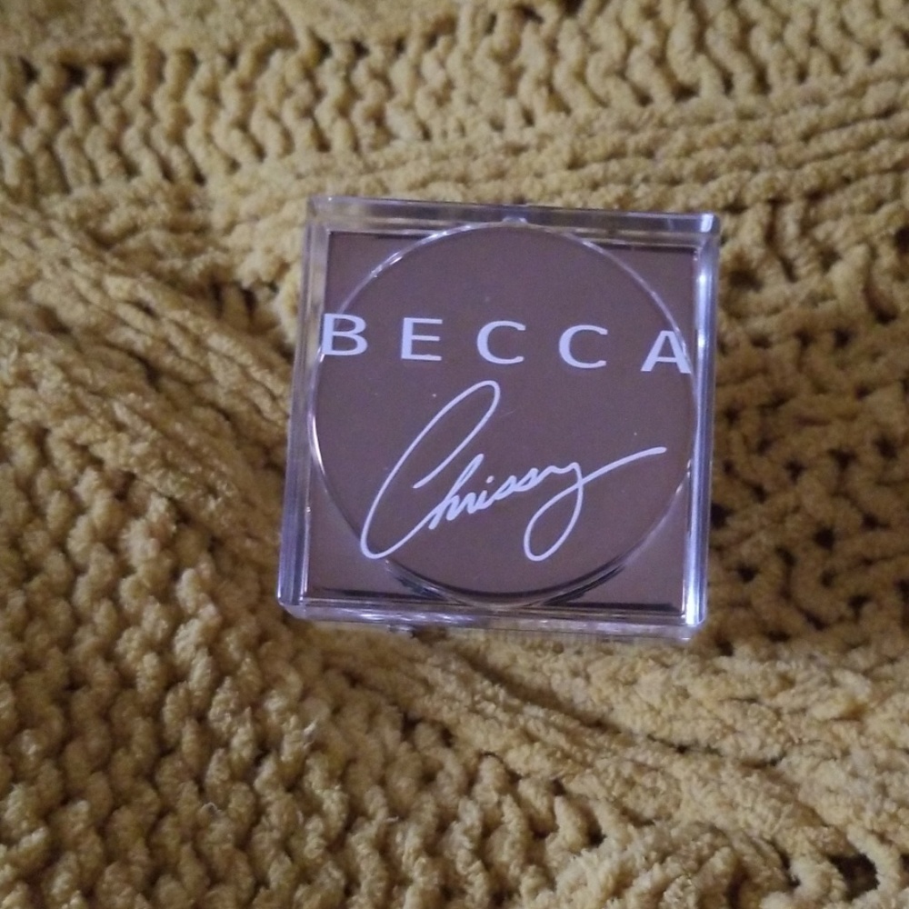 Becca Loose Highlight